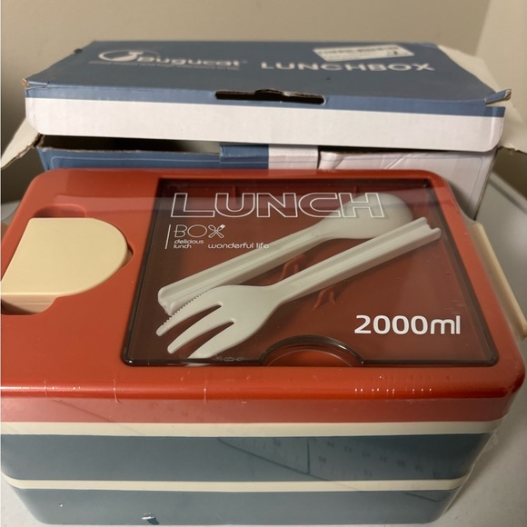 New in box Bugucat lunch box 2000ML - Picture 1 of 2
